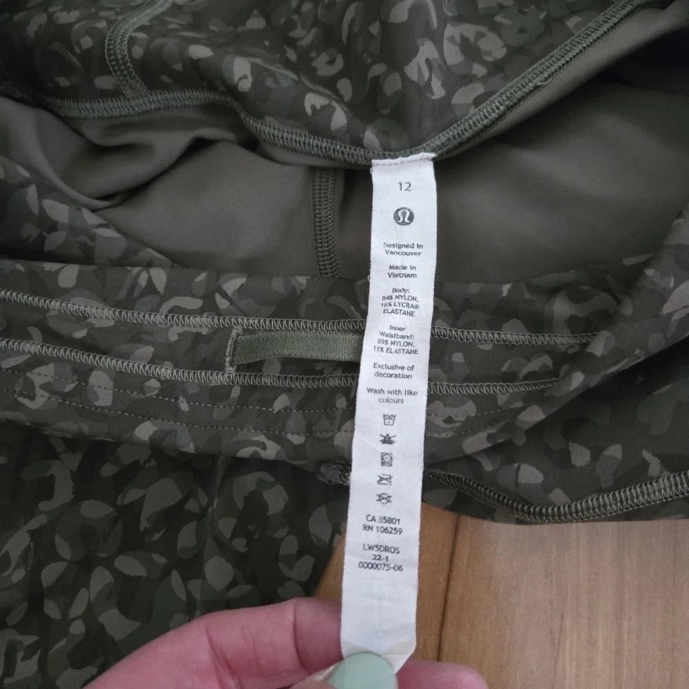 LuluLemon Base Pace High-Rise Tight Soft Leggings Green/Olive Multi Camo Size 12